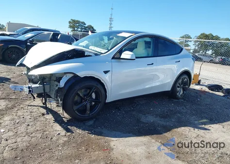 2026 Tesla Model Y Long Range Dual Motor All-Wheel Drive from USA, damaged, VIN 7SAYGDED3TA473088